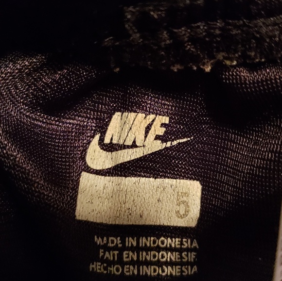 Nike Navy Boys Mesh Sports Shorts - Picture 3 of 3